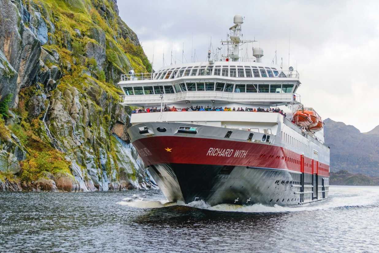 Hurtigruten Cruises - Ms Richard With - Exterior